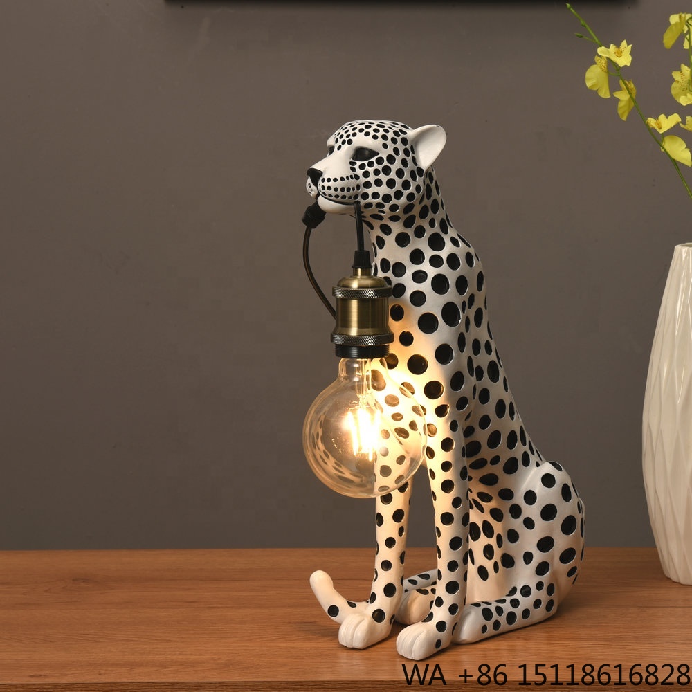 Resin Art Table - Moderne Kunst Tier Leoparden-Harz-Skulptur Luxuriöse Heimdekoration