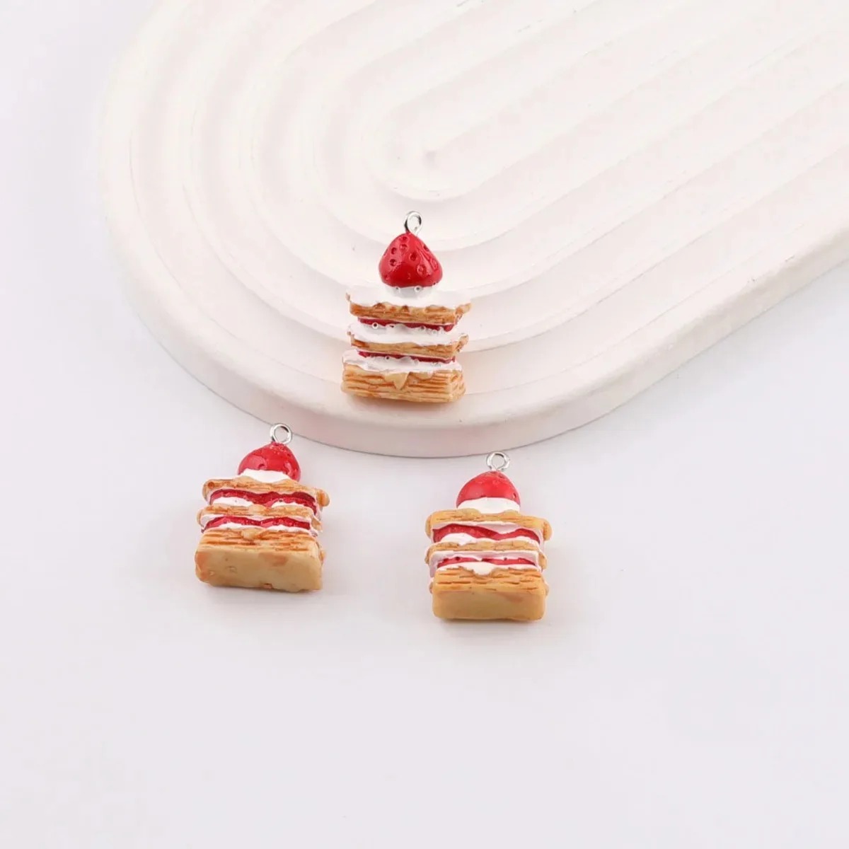 10 Stück Mini-Anhänger aus Kun – Resin Art For Sale Bewertung und Preis